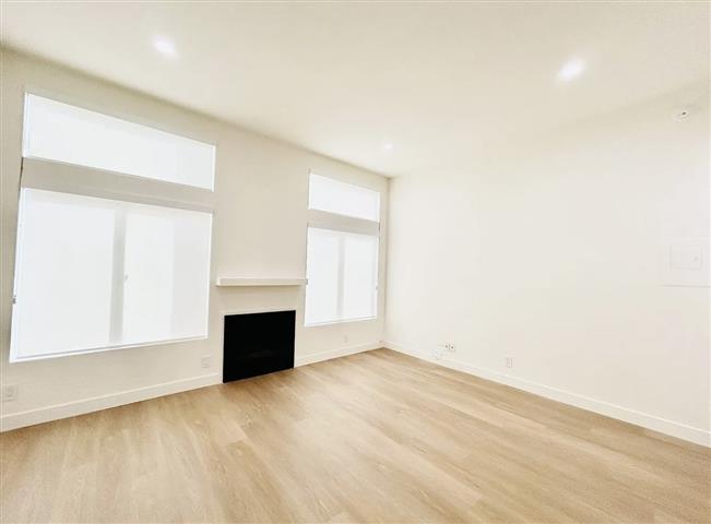 $2850 : 2bd 1ba apartment for rent image 2