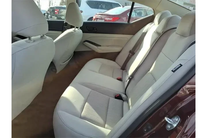 $20595 : Nissan Altima 2024 2.5 SV 4d image 6