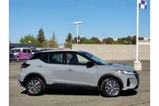 $16900 : Nissan Kicks 2022 SV 4dr Cro thumbnail