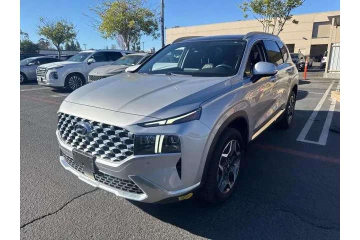 $27900 : Hyundai SANTA FE Plug-In Hyb image 1