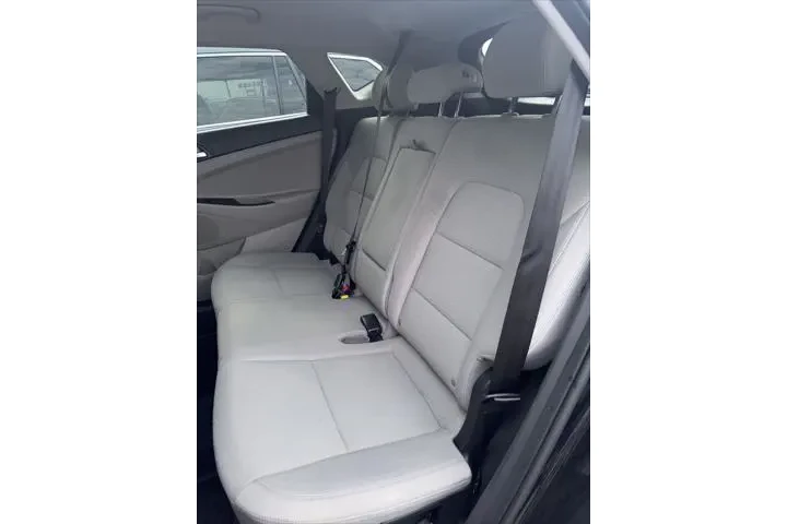 $15333 : Hyundai TUCSON 2021 Value 4d image 8