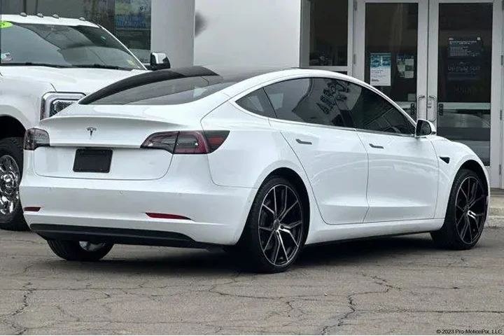 $20998 : Tesla Model 3 2019 Mid Range image 4