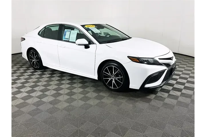 $24500 : Toyota Camry 2024 SE 4dr Sed image 1
