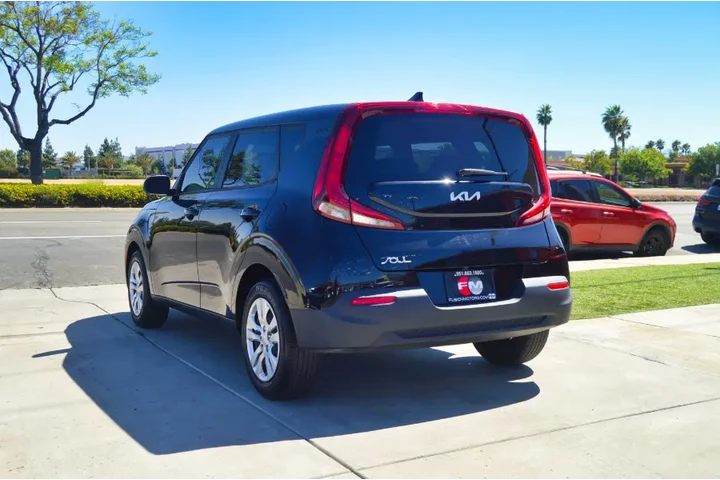 $15995 : 2022 Soul LX IVT image 3