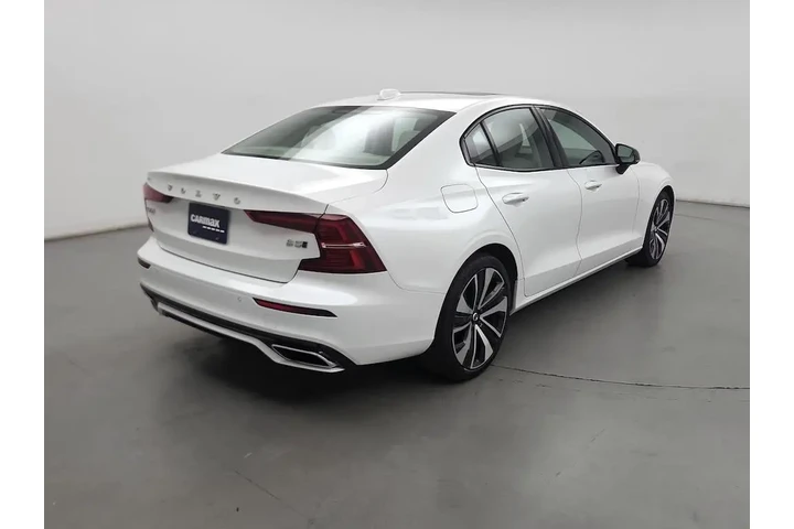 $26998 : Volvo S60 2022 AWD B5 Moment image 5