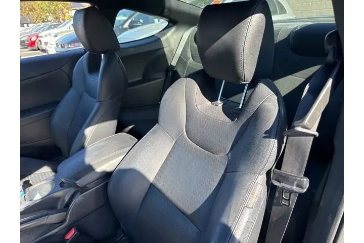 $17500 : Hyundai Genesis Coupe 2015 3 image 6