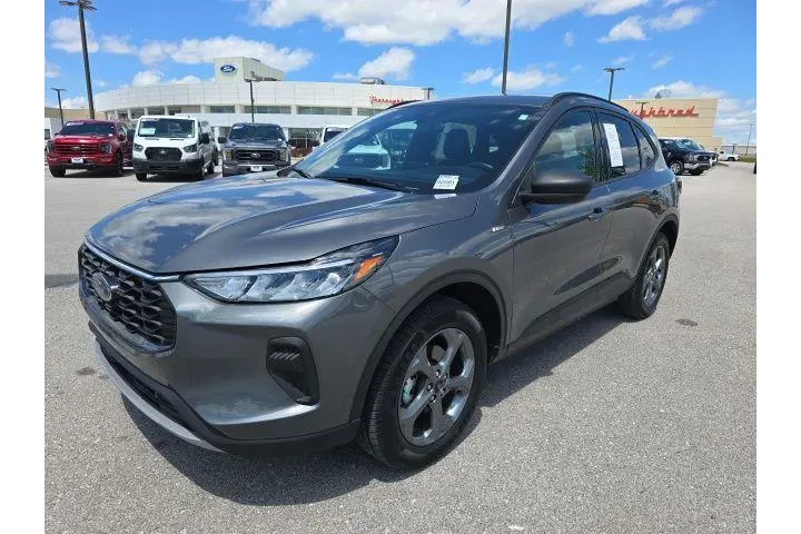 $27500 : Ford Escape 2025 AWD ST-Line image 1