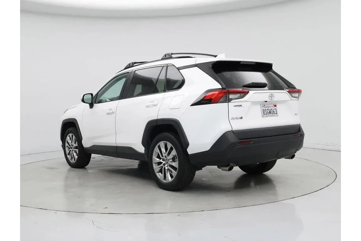 $27998 : Toyota RAV4 2020 XLE Premium image 2