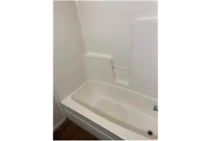 $900 : Rental property with 1 bedro image 9