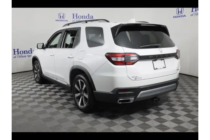$39775 : Honda Pilot 2023 AWD Touring image 5