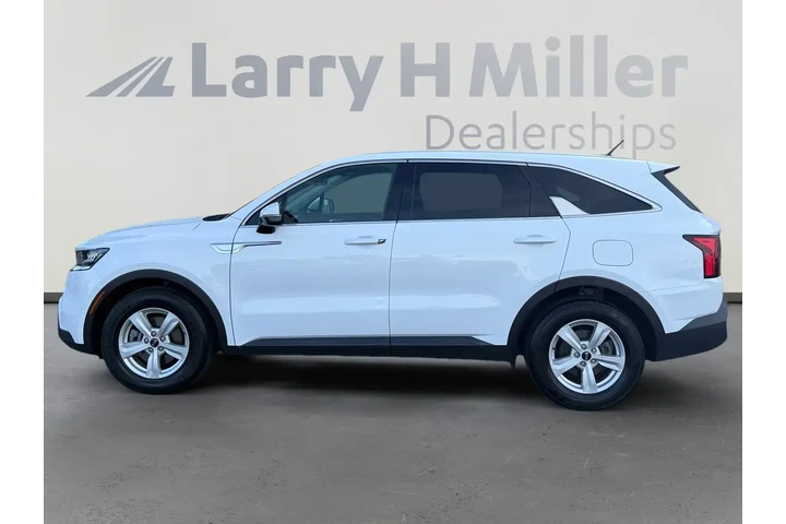 Kia Sorento 2021 LX 4dr SUV image 2