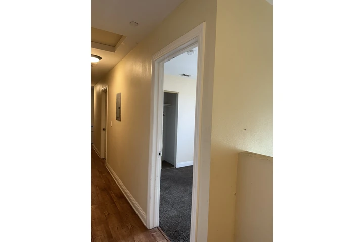 $800 : Cuarto en Renta image 1