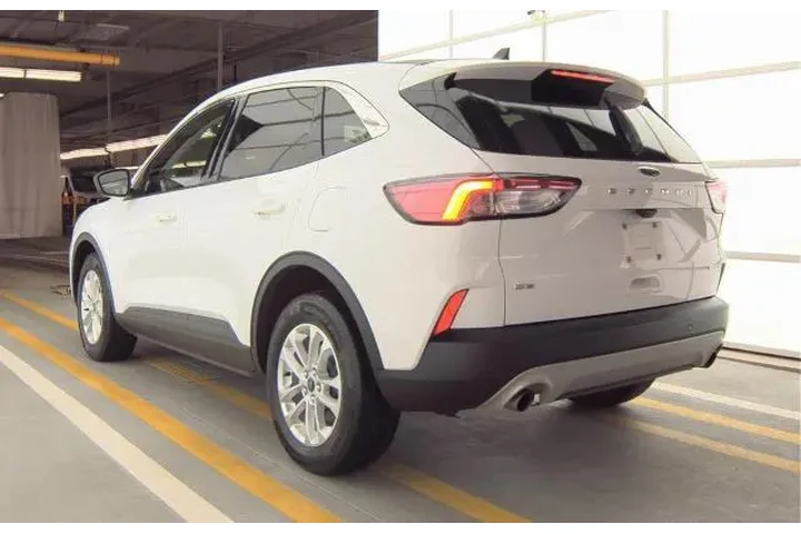 $18476 : Ford Escape 2022 AWD SE 4dr image 7