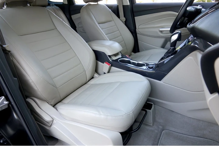 $9995 : 2014 Escape Titanium image 9