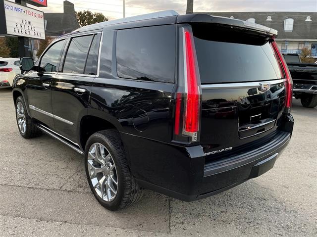 2018 Escalade 2WD 4dr Platinum image 6