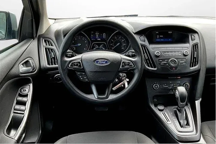 $14491 : Ford Focus 2018 SE 4dr Sedan image 5