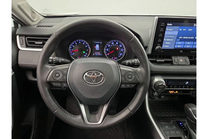 $26998 : Toyota RAV4 2019 XLE Premium image 10