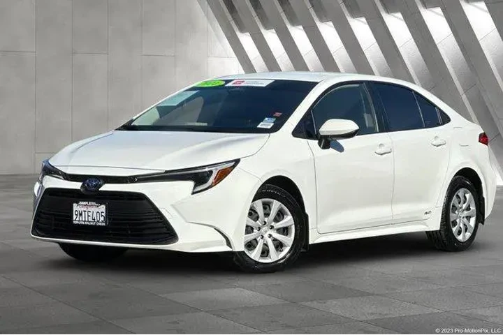 $22900 : Toyota Corolla Hybrid 2024 A image 1