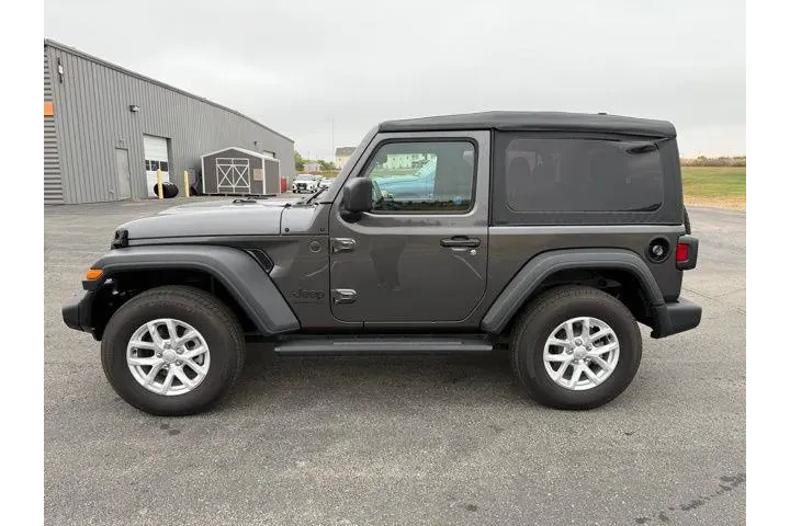 $32700 : Jeep Wrangler 2023 4x4 Sport image 3