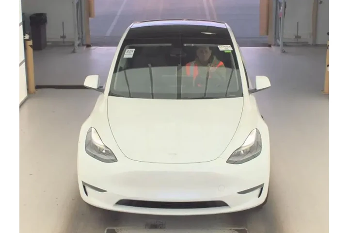 $32990 : Tesla Model Y 2024 AWD Long image 2