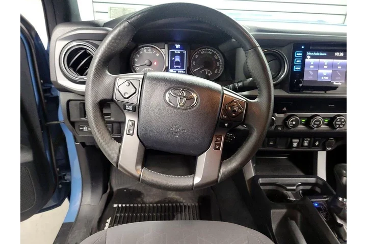 $33998 : Toyota Tacoma 2019 4x4 TRD S image 9