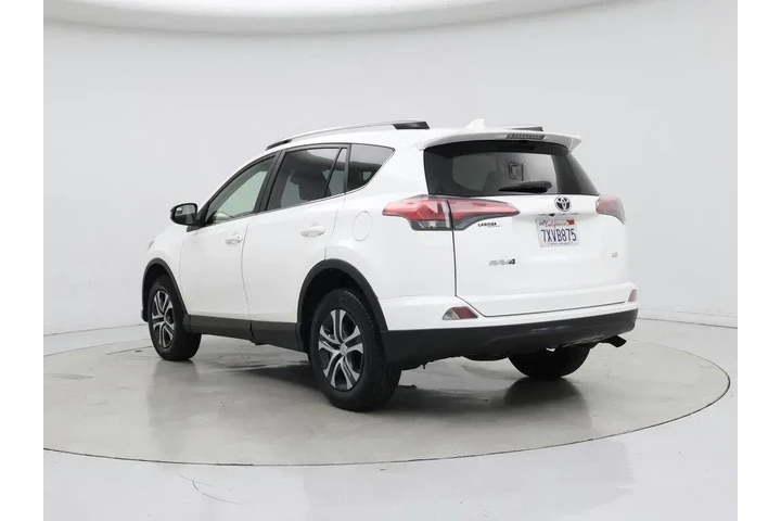 $20998 : Toyota RAV4 2017 LE 4dr SUV image 2