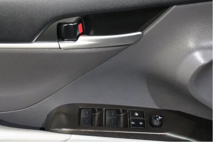 $27998 : Toyota Camry 2024 LE 4dr Sed image 7