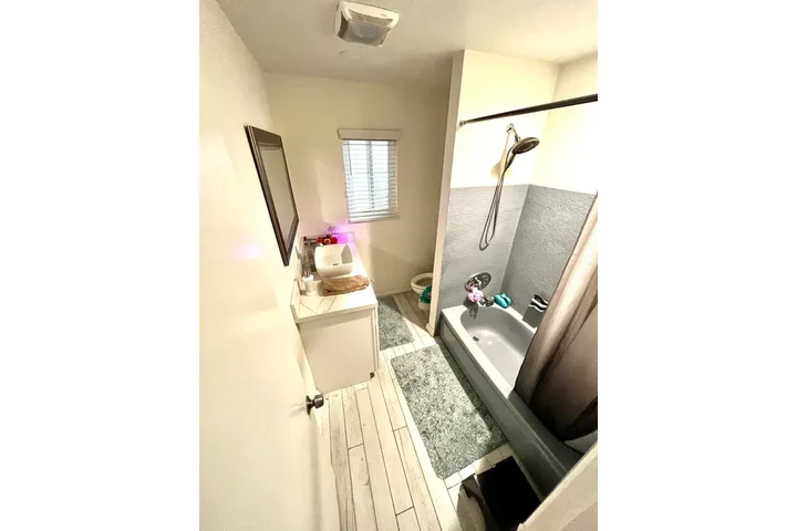 $1500 : Santa Ana - Beautiful 3 bd image 6