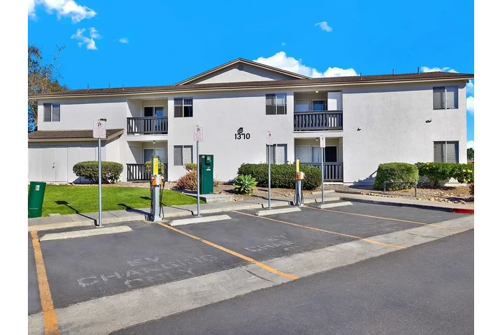 $1835 : Valley Breeze image 9