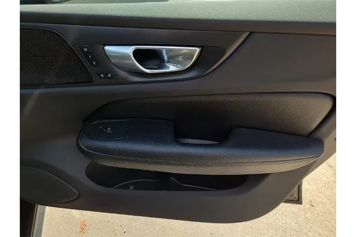 $23529 : Volvo S60 2022 AWD B5 Inscri image 9