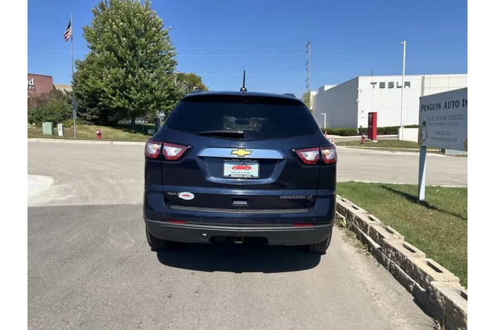 $7990 : 2016 Traverse LT image 5