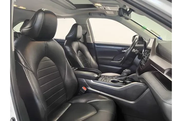 $33437 : Toyota Highlander 2023 AWD X image 10