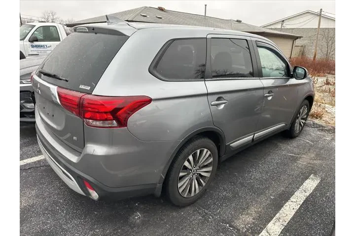 $15998 : Mitsubishi Outlander 2020 AW image 3