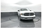 $23736 : Ram 1500 Classic 2020 4x4 Tr thumbnail
