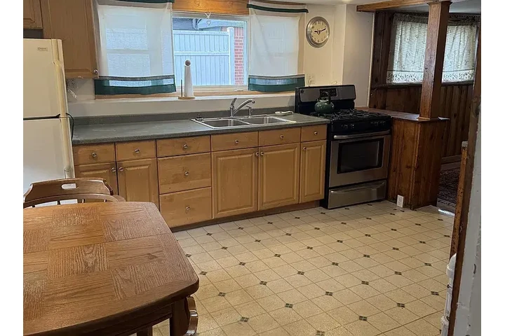 $1500 : HOUSE FOR RENT IN BOSTON MASS image 5