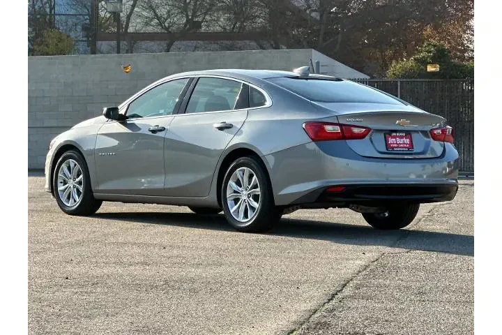 $18940 : Chevrolet Malibu 2024 LT 4dr image 5