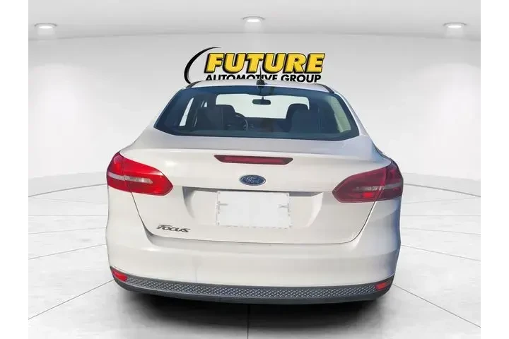 $9988 : Ford Focus 2017 S 4dr Sedan image 4