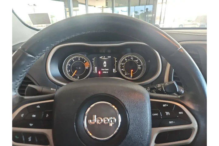 Jeep Cherokee 2017 Latitude image 10