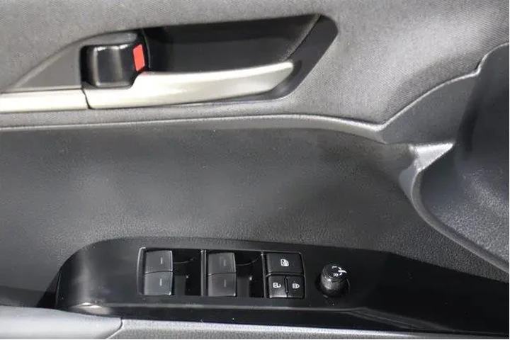 $27998 : Toyota Camry 2025 LE 4dr Sed image 7