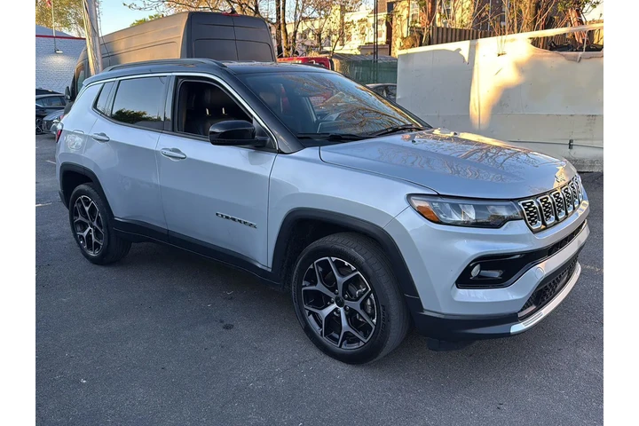 $23990 : Jeep Compass 2025 4x4 Limite image 6