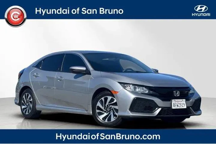 $18998 : Honda Civic 2018 LX 4dr Hatc image 1