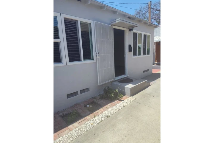 $1875 : SOUTHGATE  CASA DUPLEX image 3