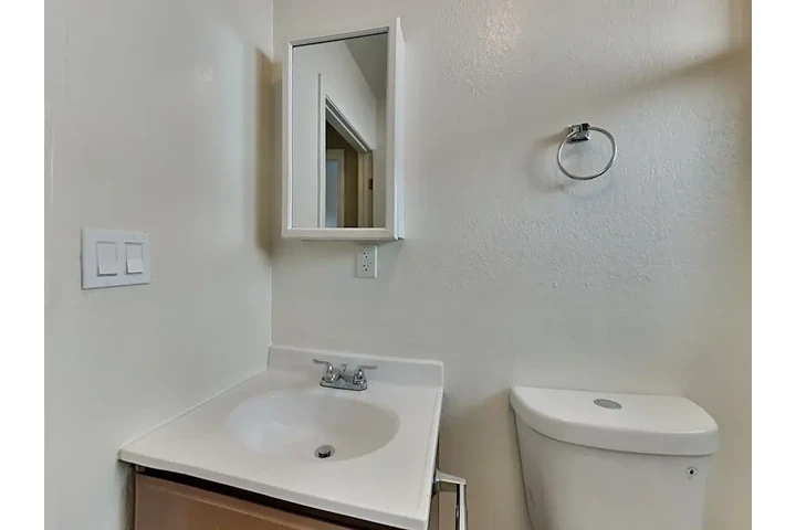 $1850 : Affordable Apartment For Rent image 8