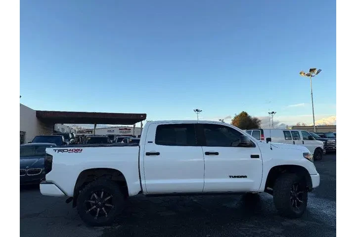 $33995 : Toyota Tundra 2019 4x4 SR5 4 image 8