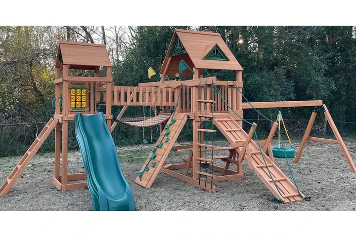 Playset Assemblers Needed Now! image 2