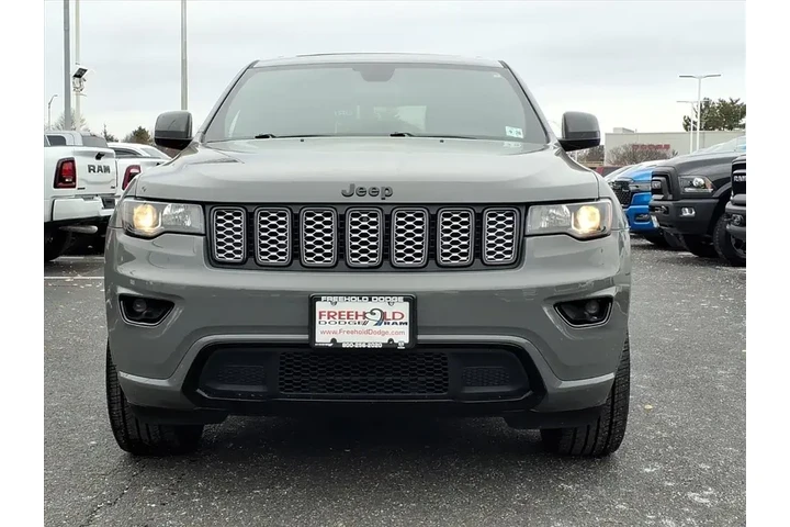 $22900 : Jeep Grand Cherokee 2021 4x4 image 2
