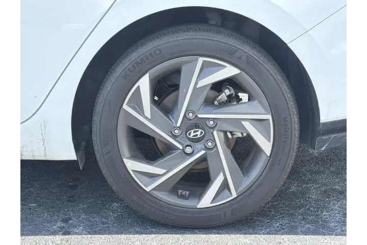 $19836 : Hyundai ELANTRA 2024 SEL 4dr image 10