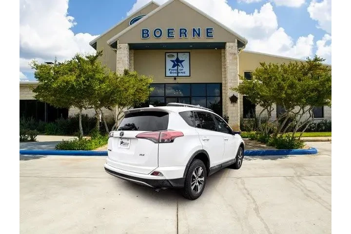 $17997 : Toyota RAV4 2017 XLE 4dr SUV image 5