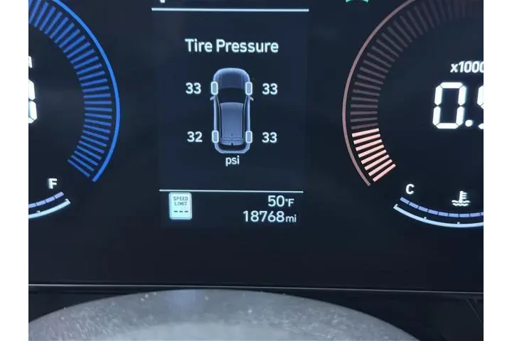 $23995 : Hyundai KONA 2024 AWD SEL 4d image 6