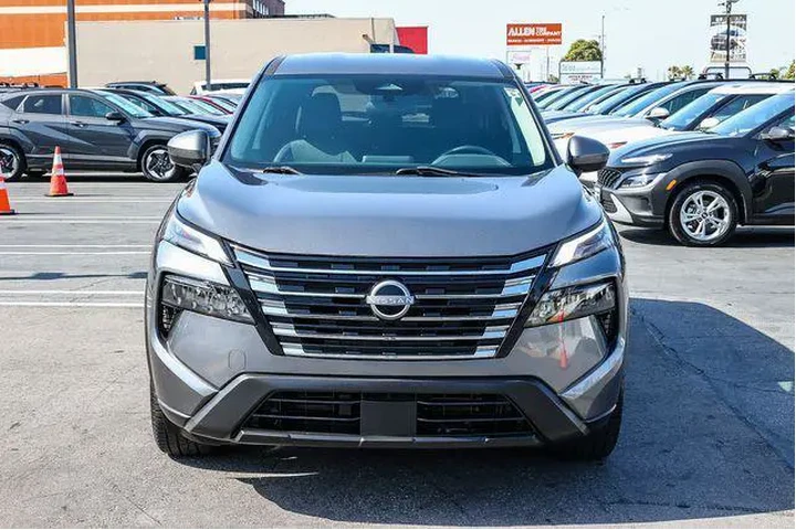 $19998 : Nissan Rogue 2024 SV 4dr Cro image 2